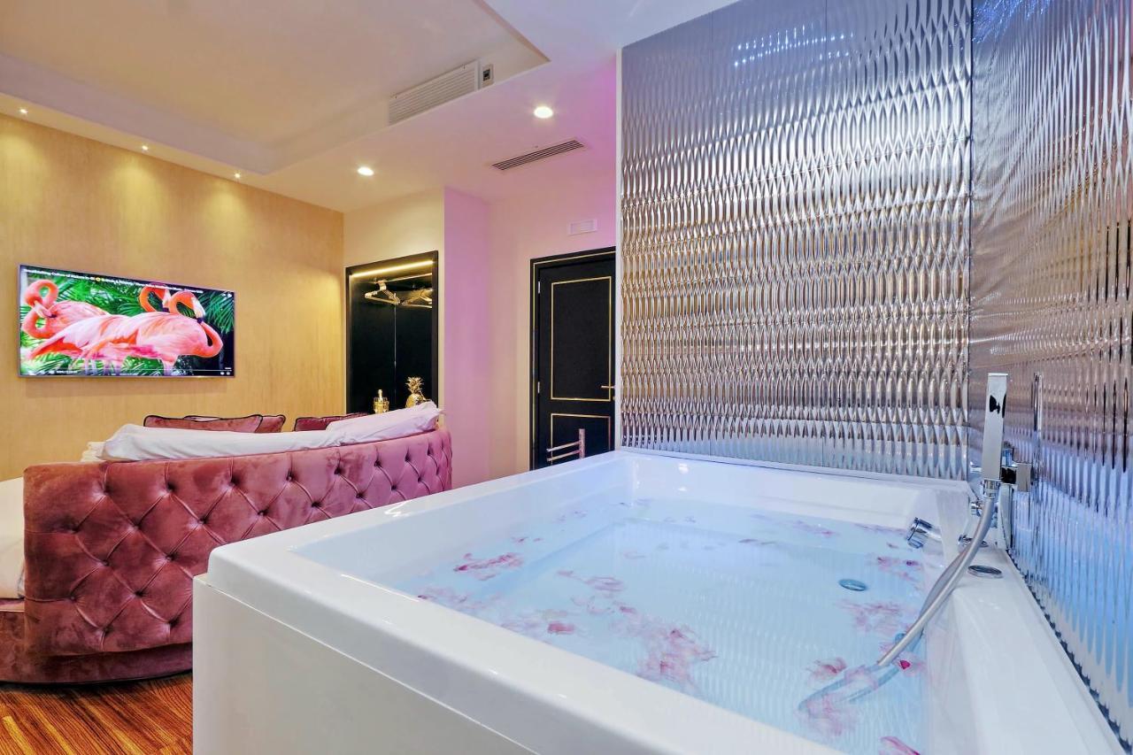 Spanish Hills Collection Luxury Suites & Jacuzzi Rome Bagian luar foto