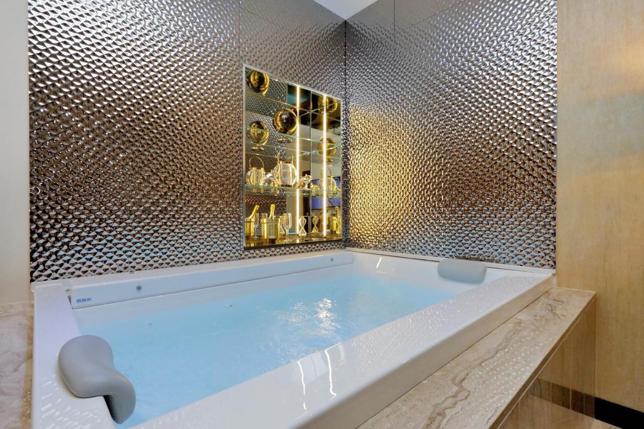 Spanish Hills Collection Luxury Suites & Jacuzzi Rome Bagian luar foto