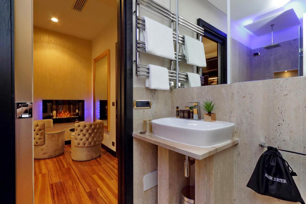 Spanish Hills Collection Luxury Suites & Jacuzzi Rome Bagian luar foto