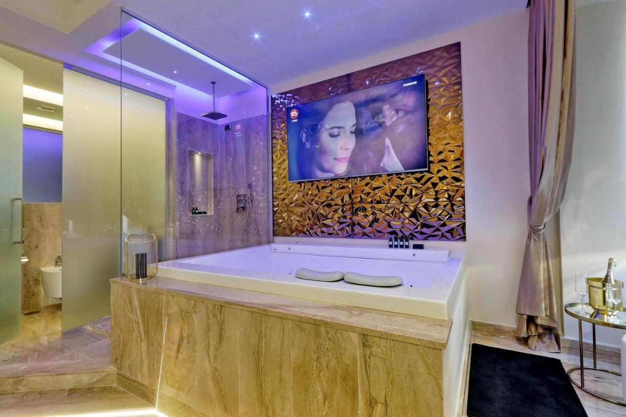 Spanish Hills Collection Luxury Suites & Jacuzzi Rome Bagian luar foto