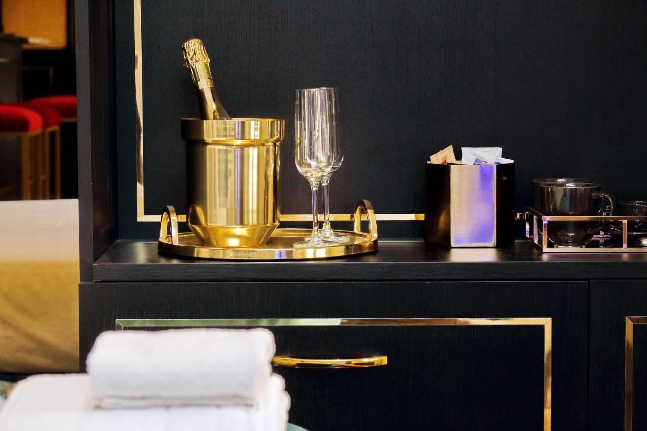 Spanish Hills Collection Luxury Suites & Jacuzzi Rome Bagian luar foto